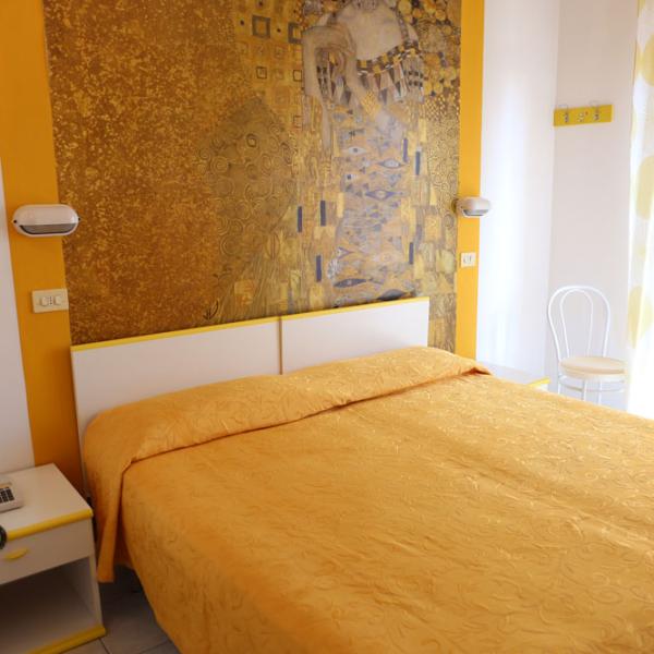 hotelmarconicattolica fr chambres 013