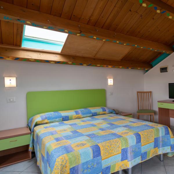 hotelmarconicattolica fr chambres 030
