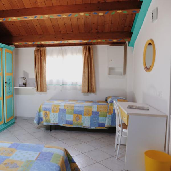 hotelmarconicattolica fr chambres 031