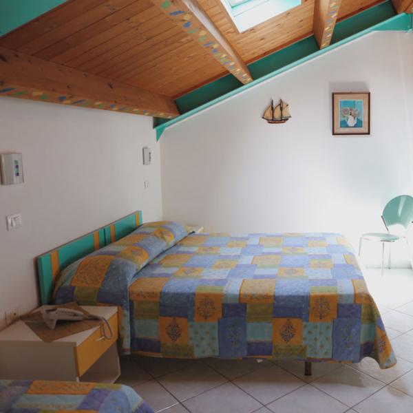 hotelmarconicattolica fr chambres 035