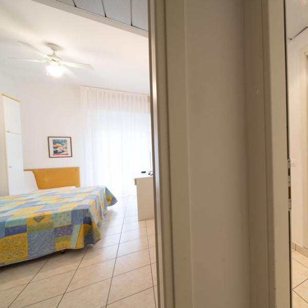 hotelmarconicattolica fr chambres 048